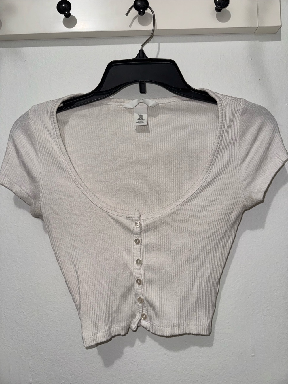 H&M White Ribbed Button-Front Crop Top
